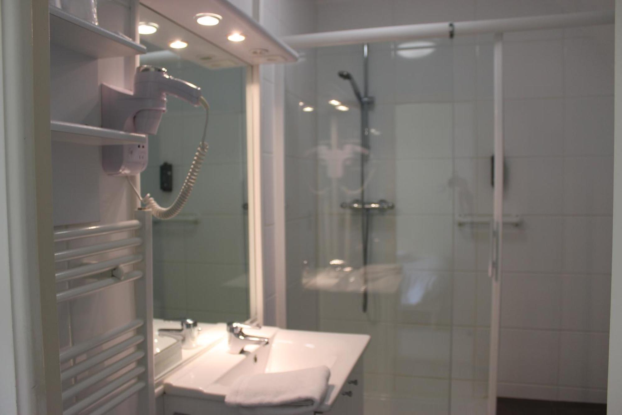 Breiz Armor Otel Pouldreuzic Oda fotoğraf